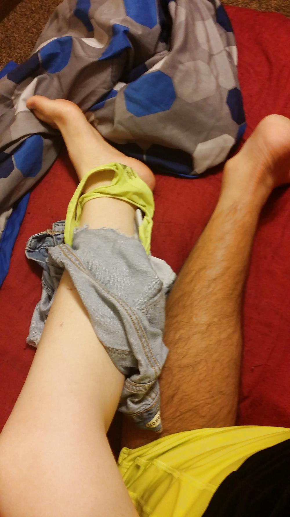 25P Teen Feet Girl Tamara Asser is to make love