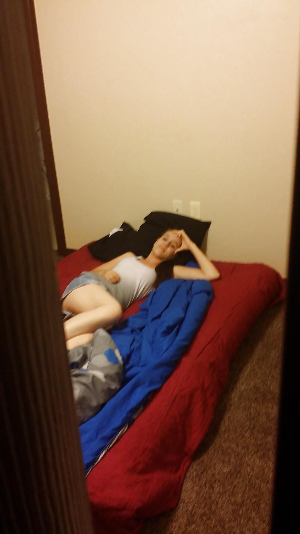 25P Teen Feet Girl Tamara Asser is to make love