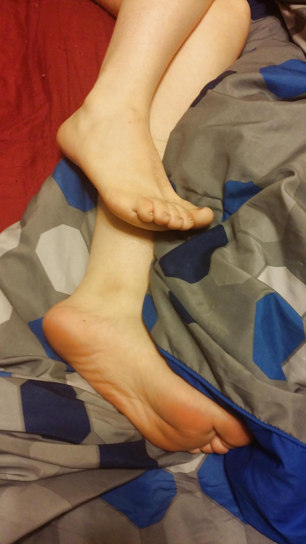 25P Teen Feet Girl Tamara Asser is to make love