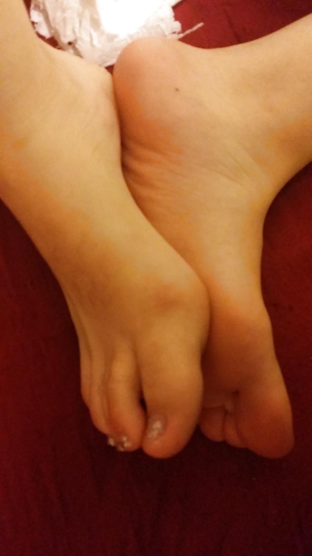 25P Teen Feet Girl Tamara Asser is to make love