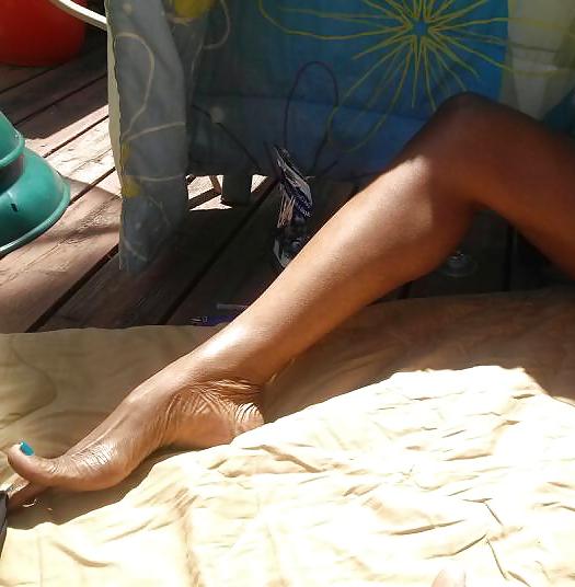 9P Leggy Ebony Bade Pamela