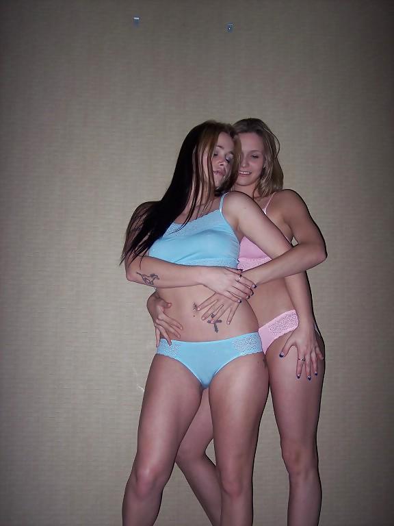 25P LESBIAN AMATEUR GIRLFRIENDS