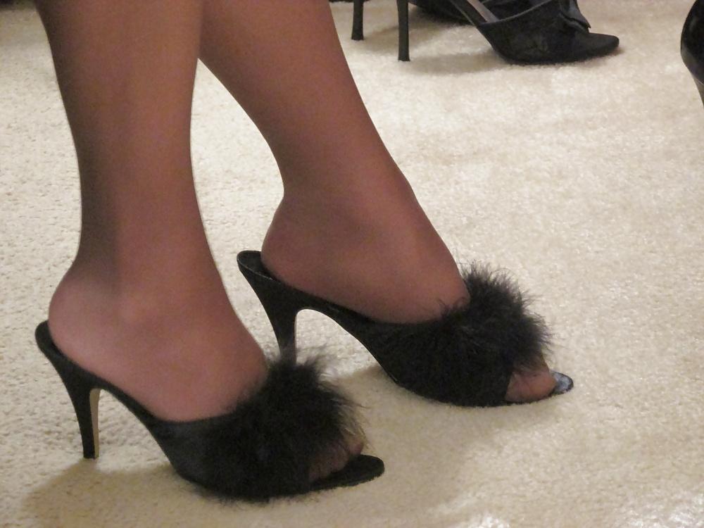 16P My feet in Nylons and Heels for BBC