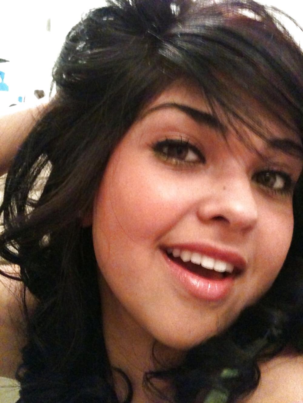 25P Chubby Desi girl