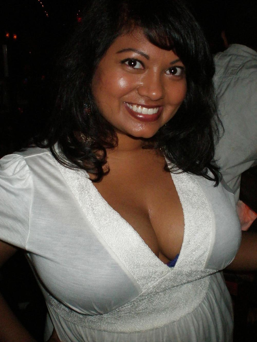 25P Chubby Desi girl