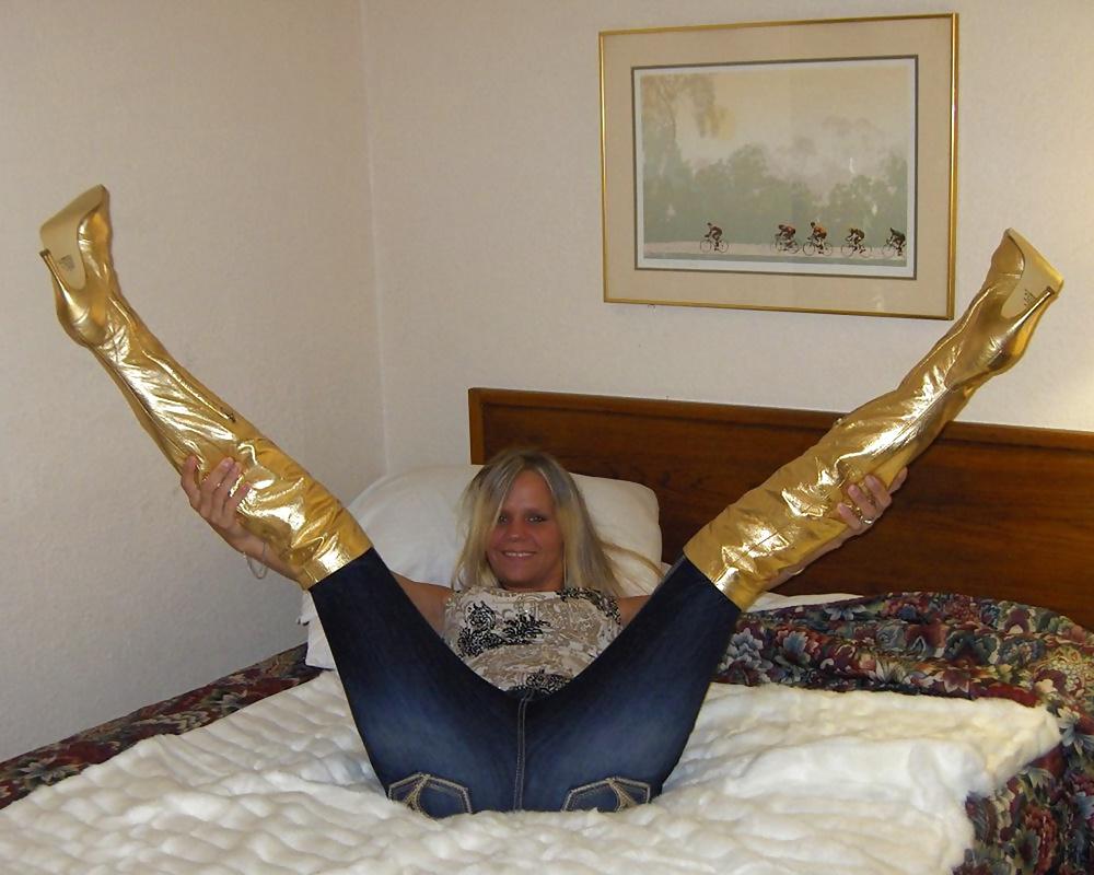 25P Nasty Amateur MILF