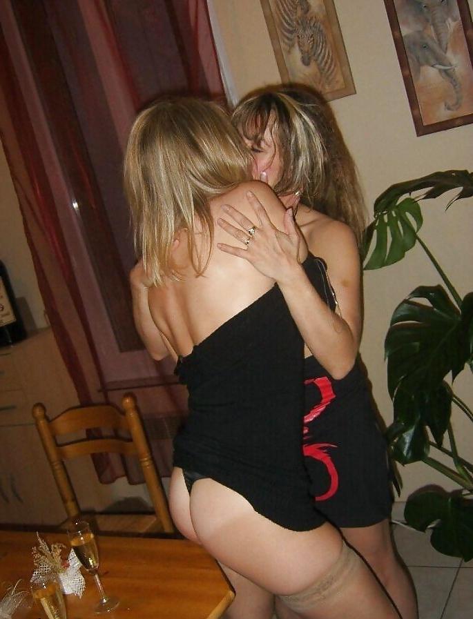 25P Lesbian Milf Mix