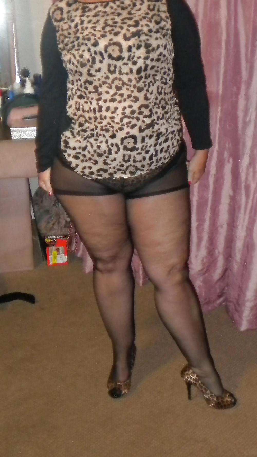 17P Legs and ass in pantyhose