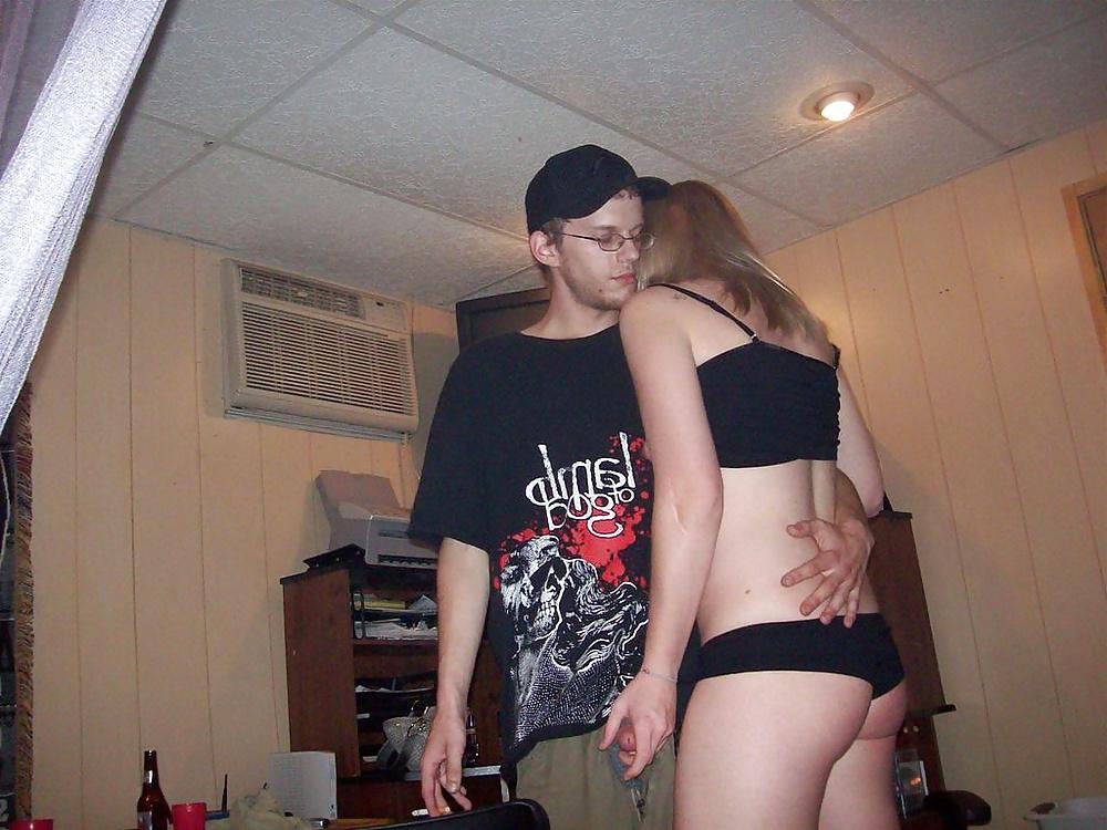 25P Young couple - Alanis