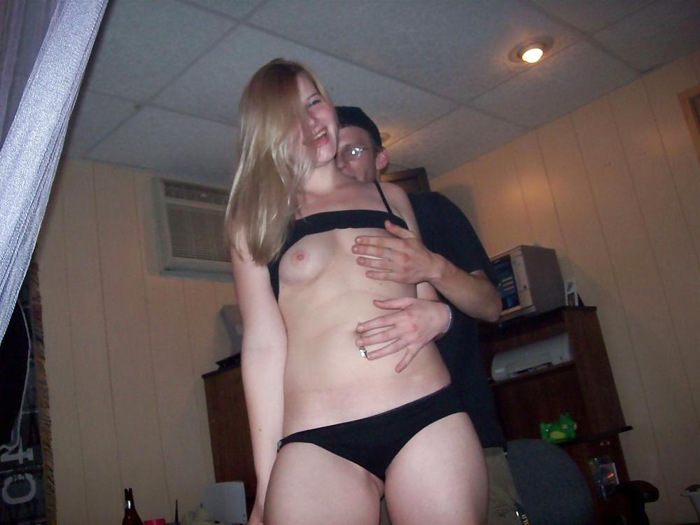 25P Young couple - Alanis