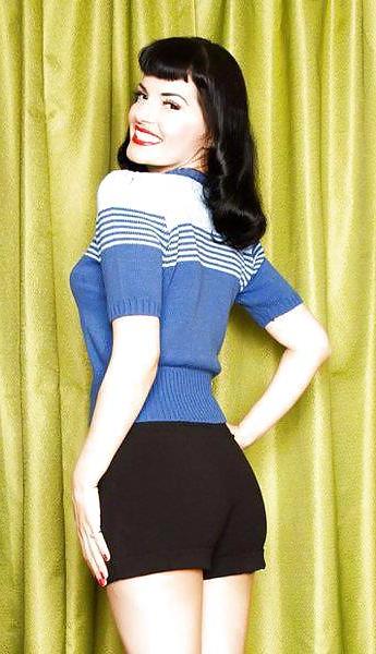 10P Modern Pin Up Bernie Dexter