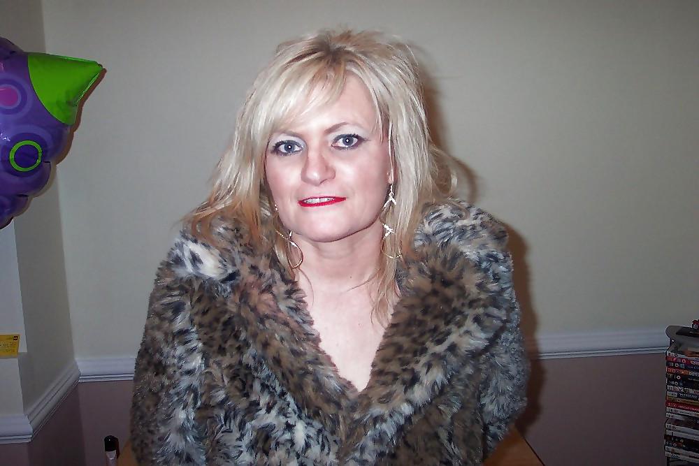 25P UK Amateur Slut Milf Samantha My Faves