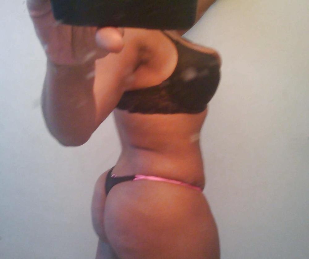 16P Cute black milf amateur
