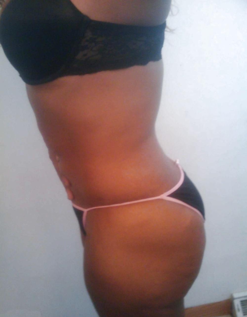 16P Cute black milf amateur