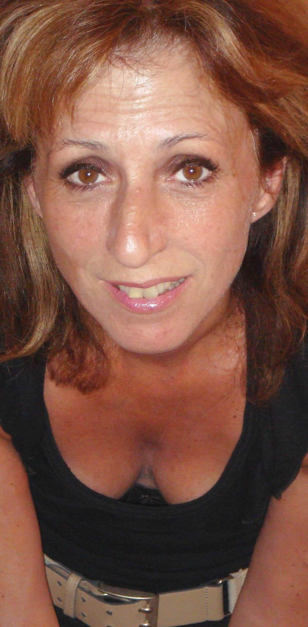 25P Hot Amateur MILF 5