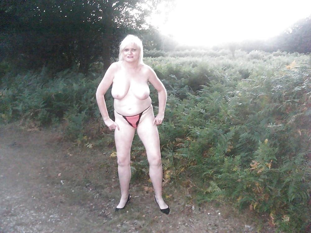 16P UK Amateur Slut Milf Samantha 45