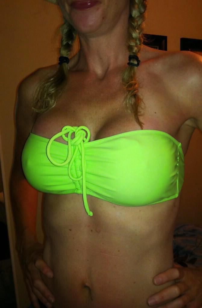 25P Another Fake Tit MILF Amateur