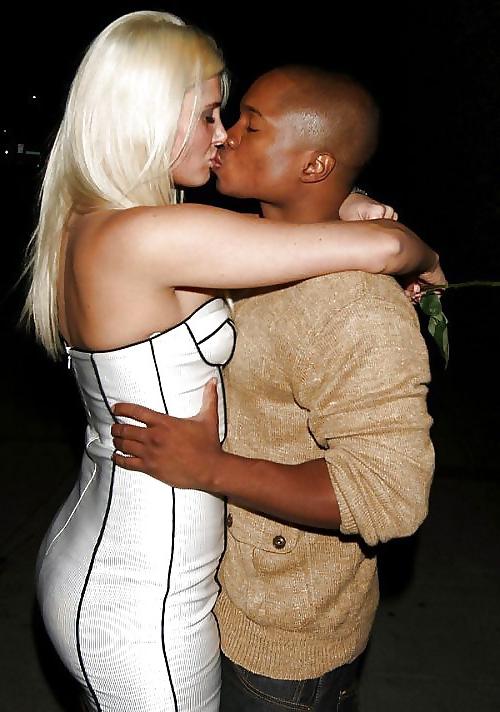 25P Interracial kissing 5