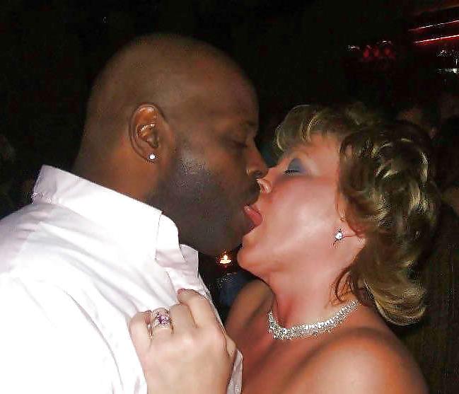 25P Interracial kissing 5