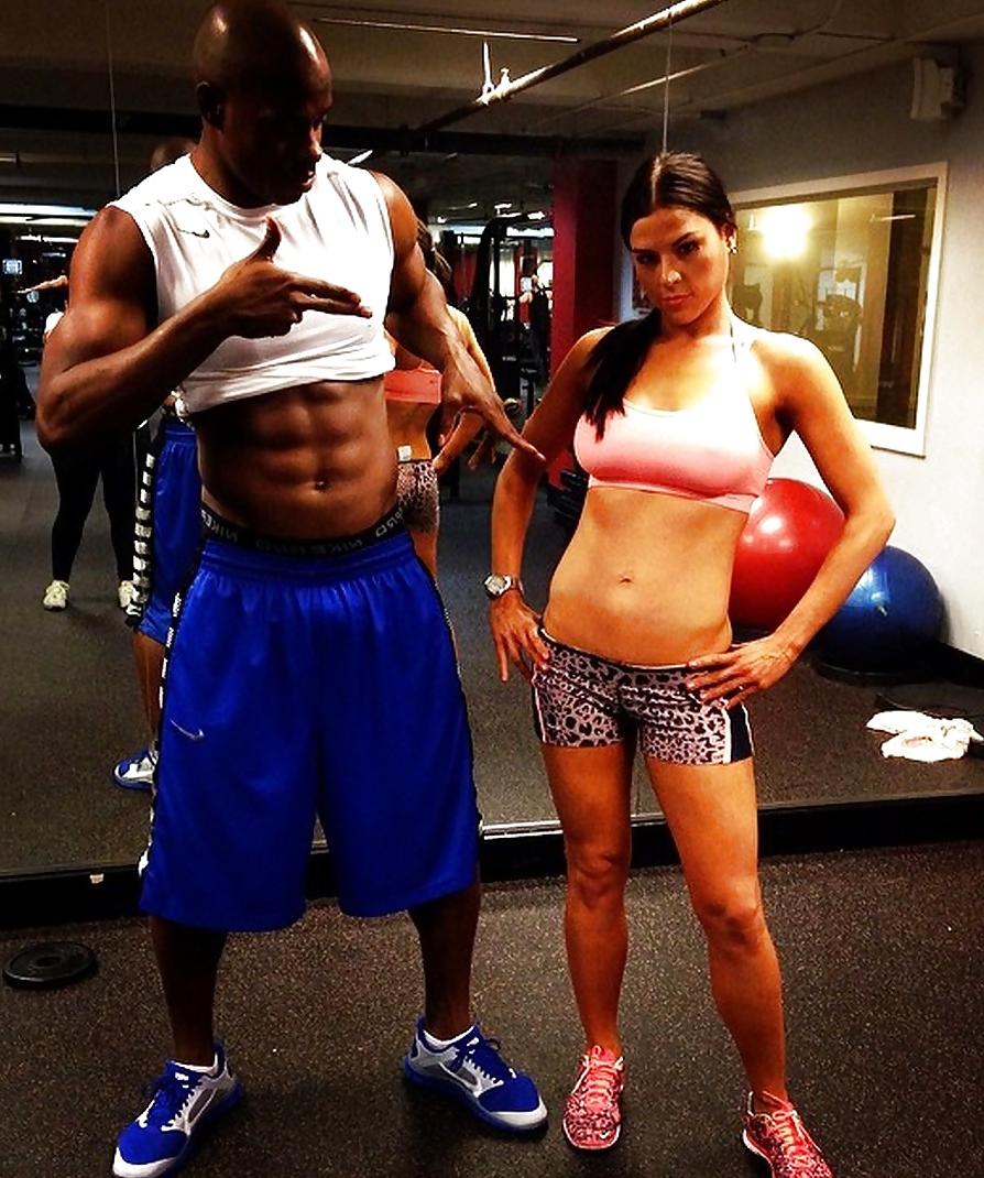 25P Snowbunny Trouble: NFL Star BANGS Teammates Wife!