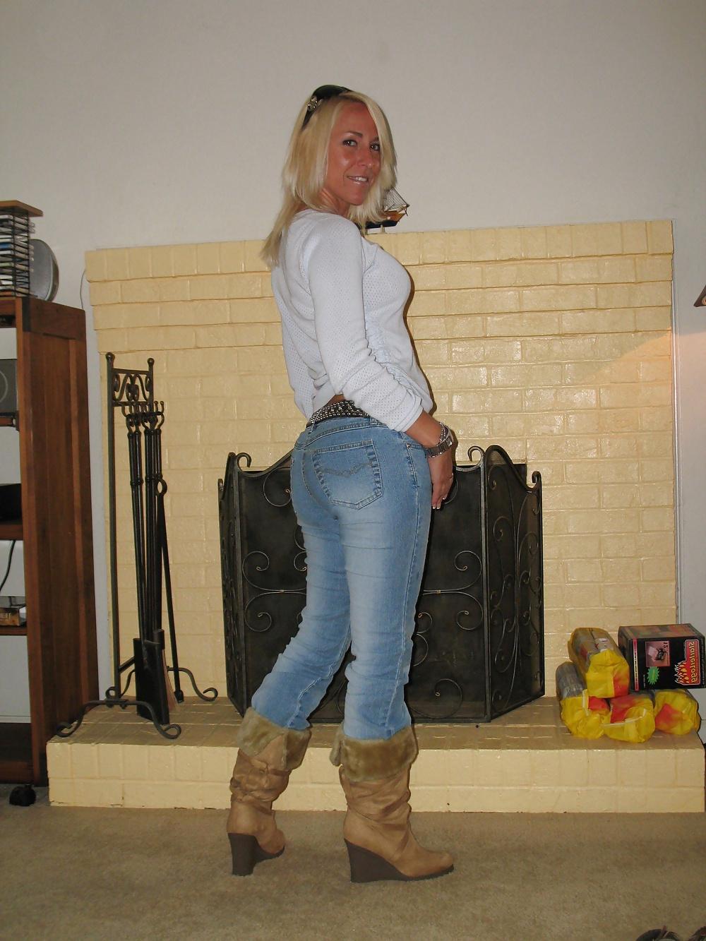 25P Great Amateur Milf