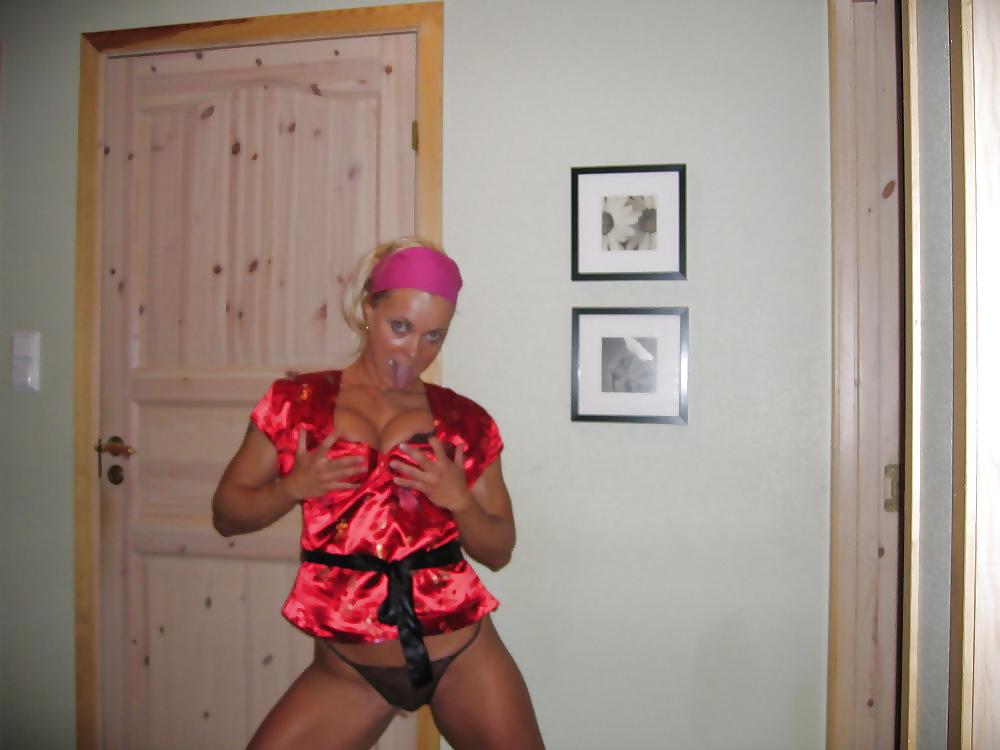 21P Amateur Bimbo MILF