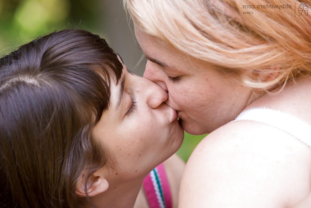 16P Skinny and chubby lesbian girls Lulu and Poppy C kiss and pussy lick