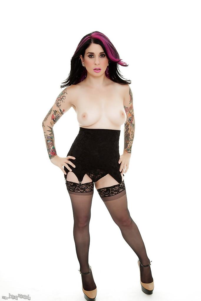 16P Witty and smart amateur milf Joanna Angel fishes for mackerel