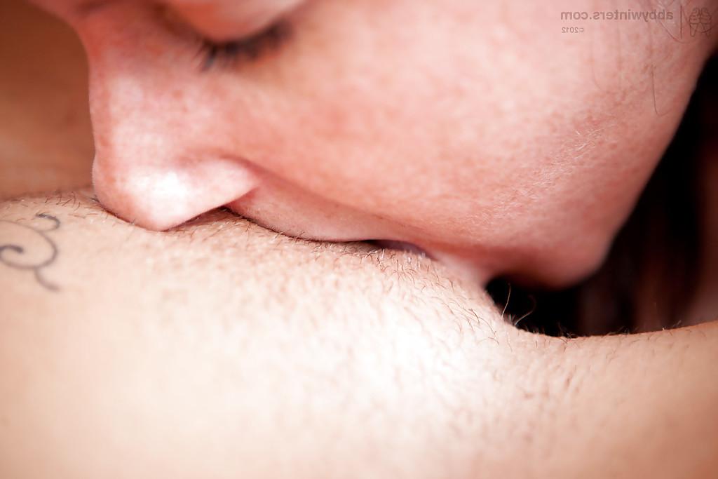 16P All natural girls Karlijn and Mina tongue kissing before hot 69 lesbian sex