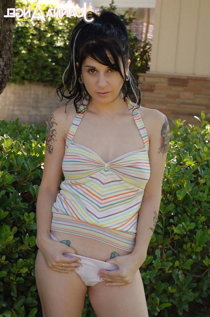 16P Amateur milf babe with sexy tattoos Joanna Angel shows her hairy pussy