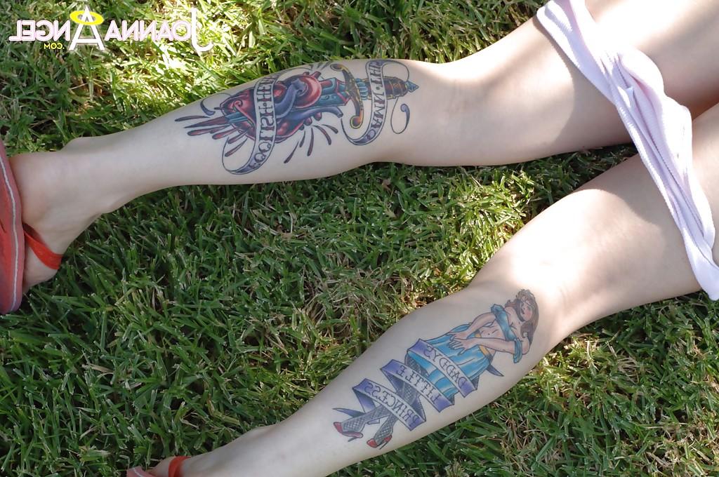 16P Amateur milf babe with sexy tattoos Joanna Angel shows her hairy pussy