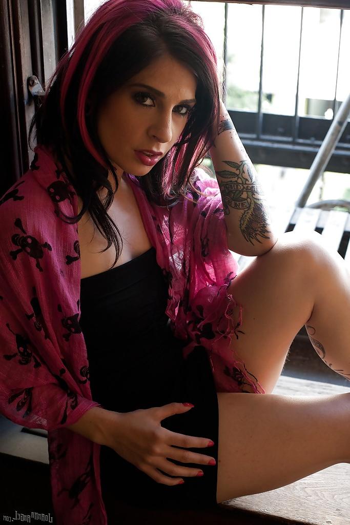 16P Tattooed amateur milf babe Joanna Angel shows off her ass while undressing