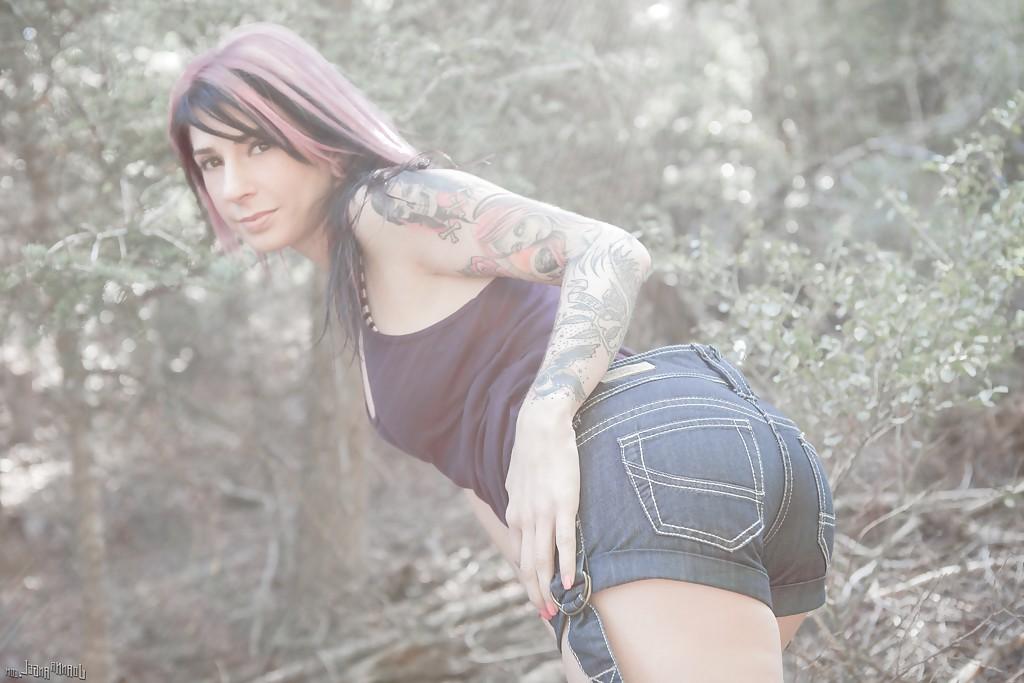 16P Astounding amateur milf Joanna Angel is masturbating outdoor