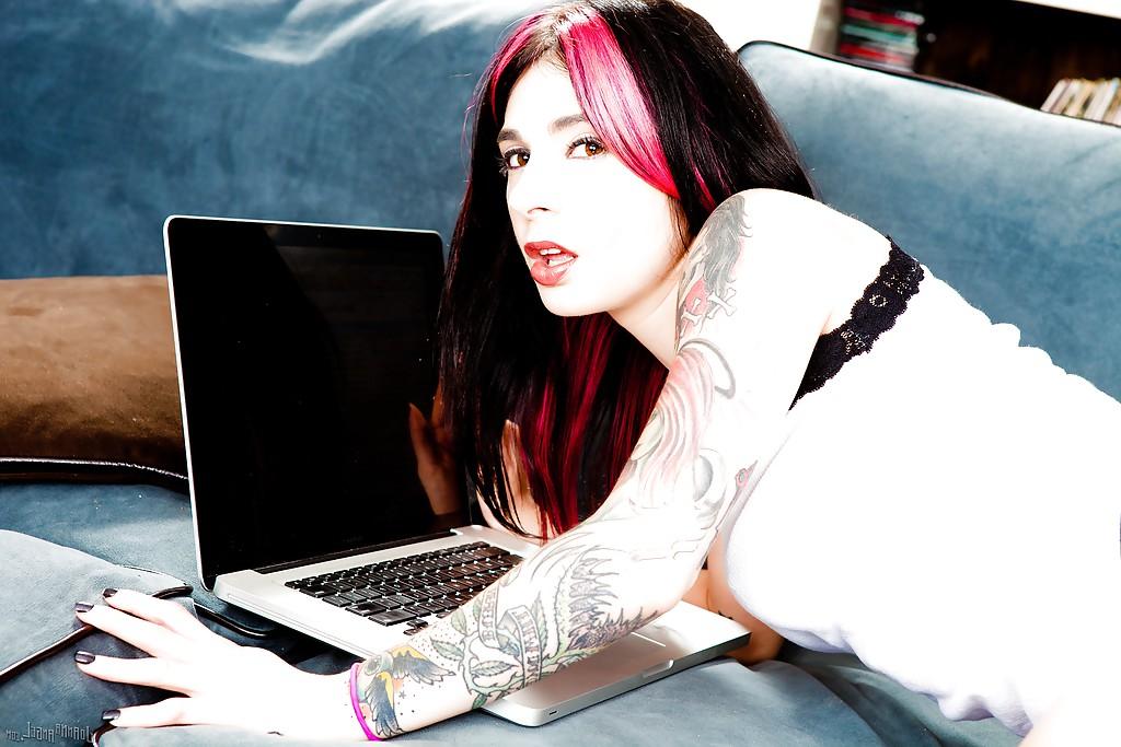 12P Amateur milf babe Joanna Angel exceeds her own limitations finally