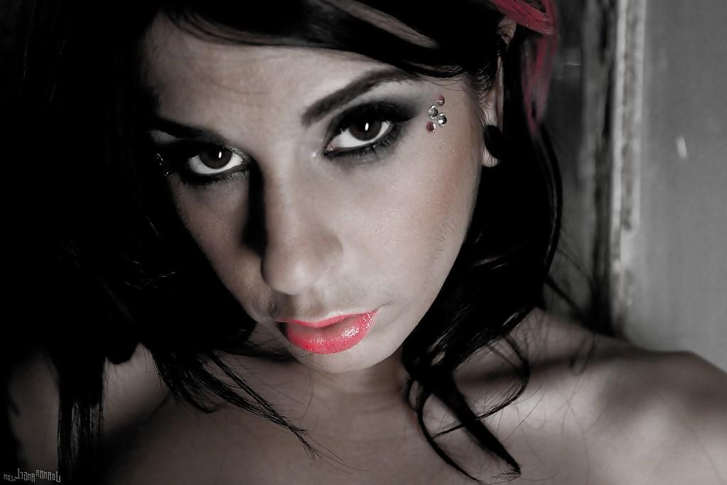 16P Amateur milf babe with sexy tattoos Joanna Angel shows off in lingerie