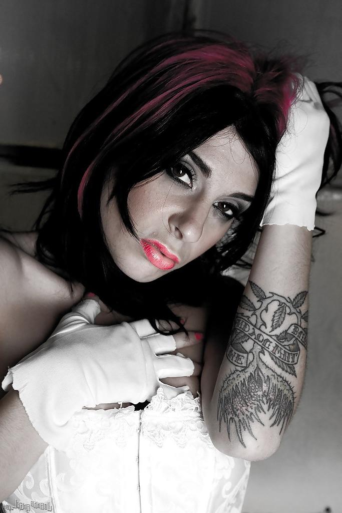 16P Amateur milf babe with sexy tattoos Joanna Angel shows off in lingerie