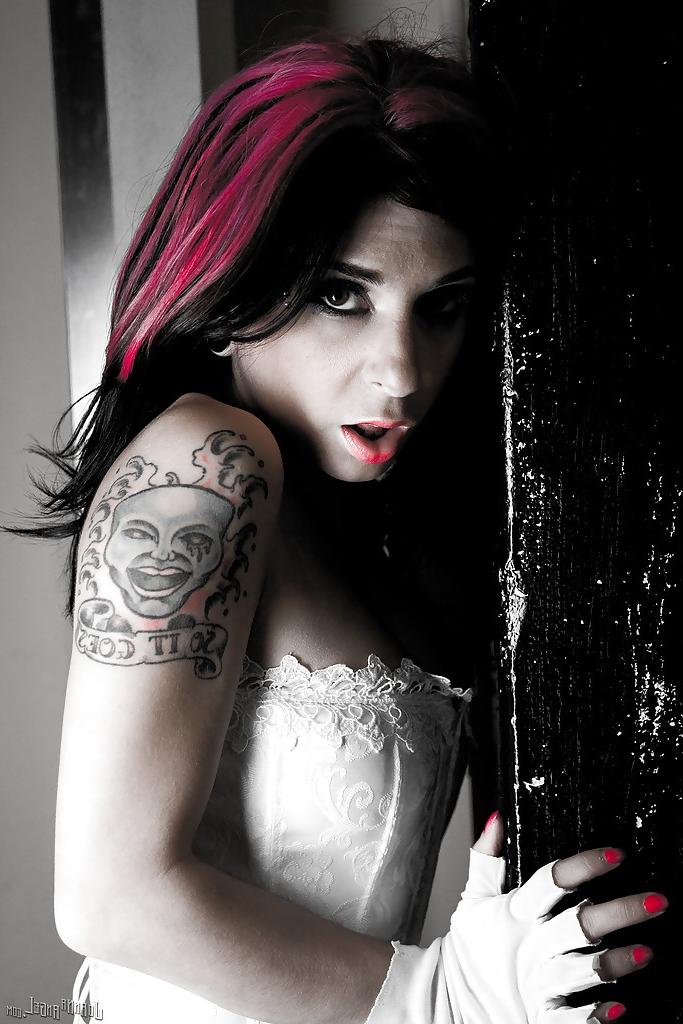 16P Amateur milf babe with sexy tattoos Joanna Angel shows off in lingerie