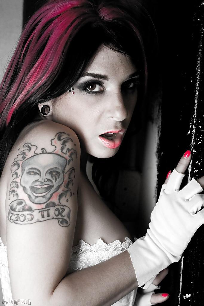 16P Amateur milf babe with sexy tattoos Joanna Angel shows off in lingerie