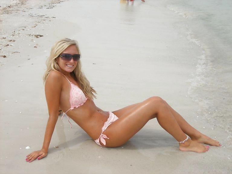 25P Lesbian Girls on Beach