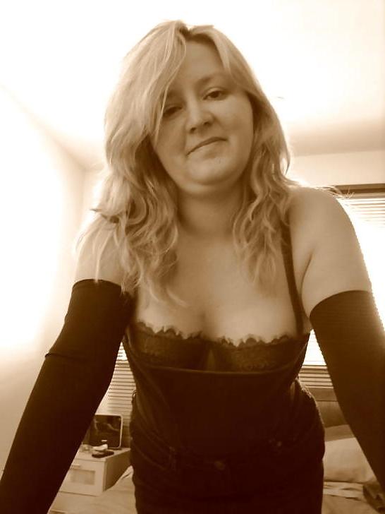 23P UK Amateur Milf Rachel