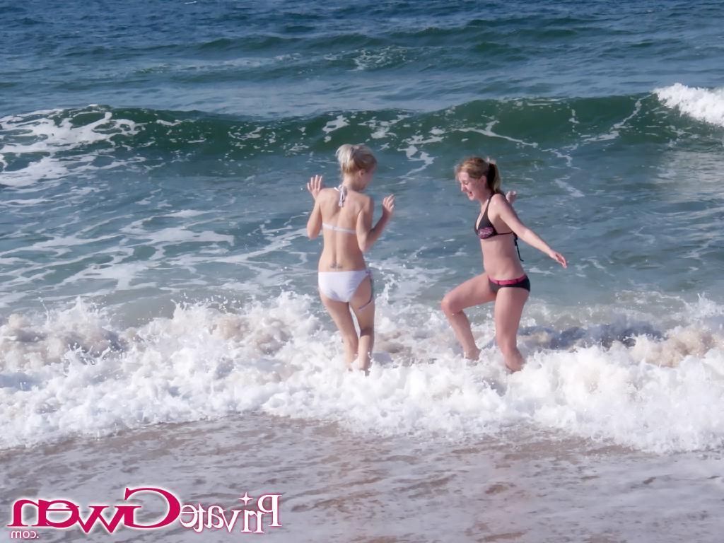 16P Pictures of teen Private Gwen making out with her girlfriend on a beach