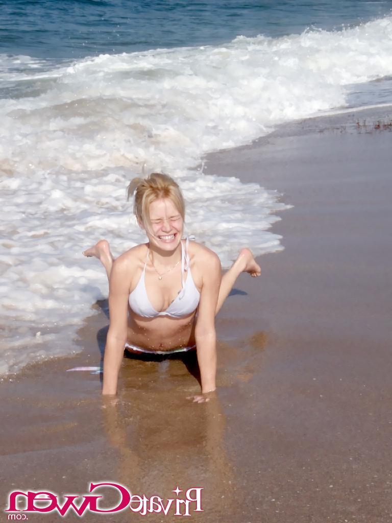 16P Pictures of teen Private Gwen making out with her girlfriend on a beach