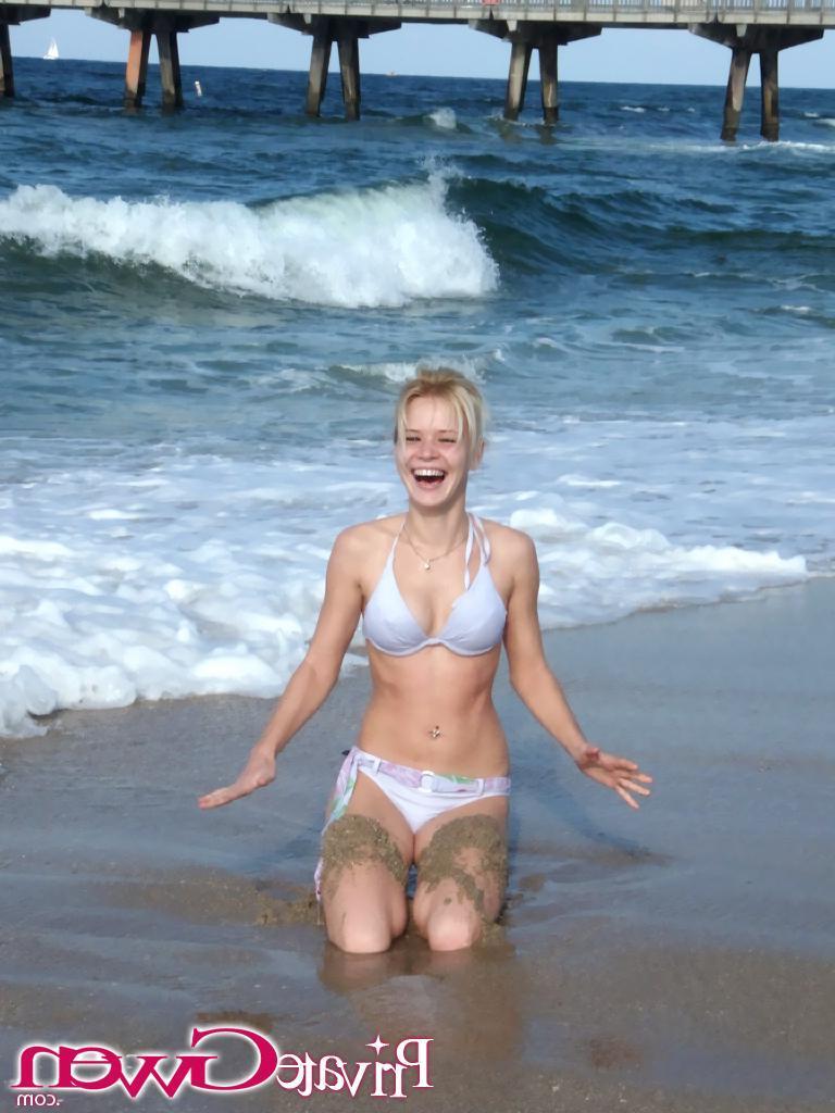 16P Pictures of teen Private Gwen making out with her girlfriend on a beach