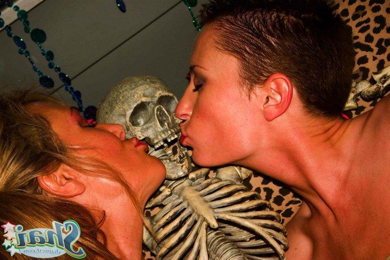 20P Pictures of Shai West getting some steamy hot lesbian sex