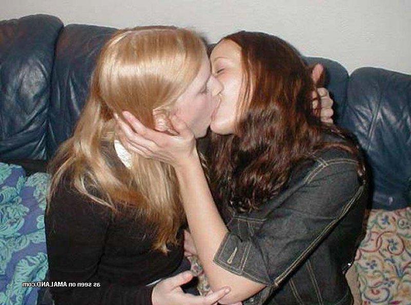 14P Compilation of horny lesbian lovers making out on cam