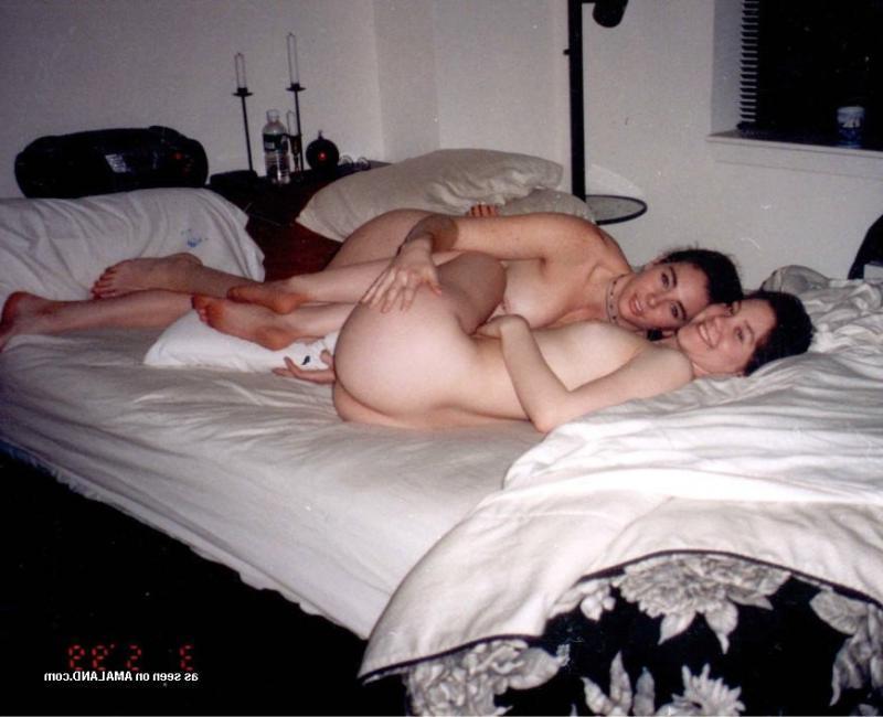 14P Hardcore amateur lesbians going wild for the cam