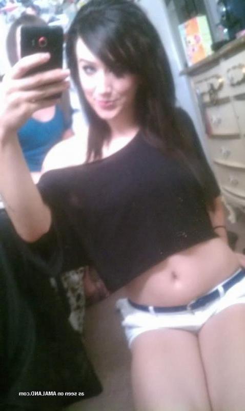 14P Pictures of hot lesbian BFFs posing their hot bodies at home