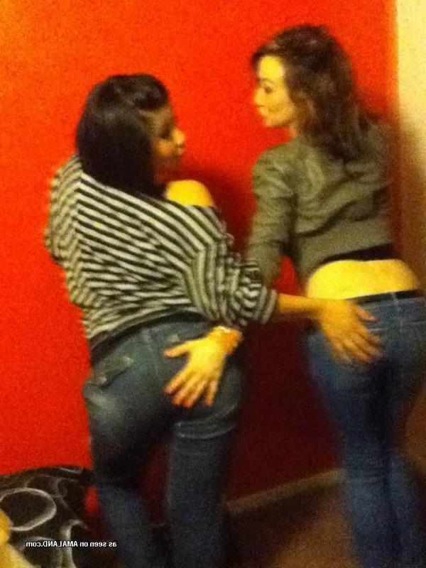 14P Pictures of hot lesbian BFFs posing their hot bodies at home