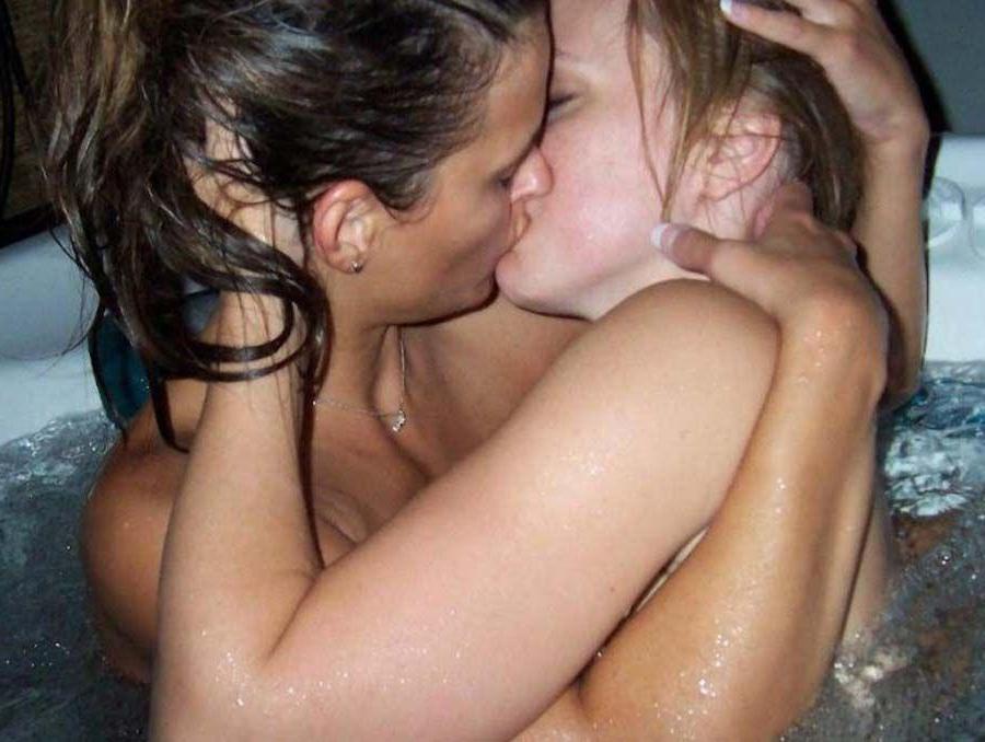 16P Pictures of lesbian girlfriends enjoying pussy