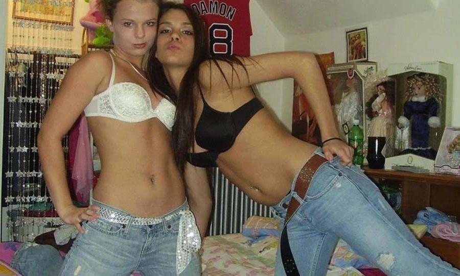 15P Pictures of hot lesbian girls going at it